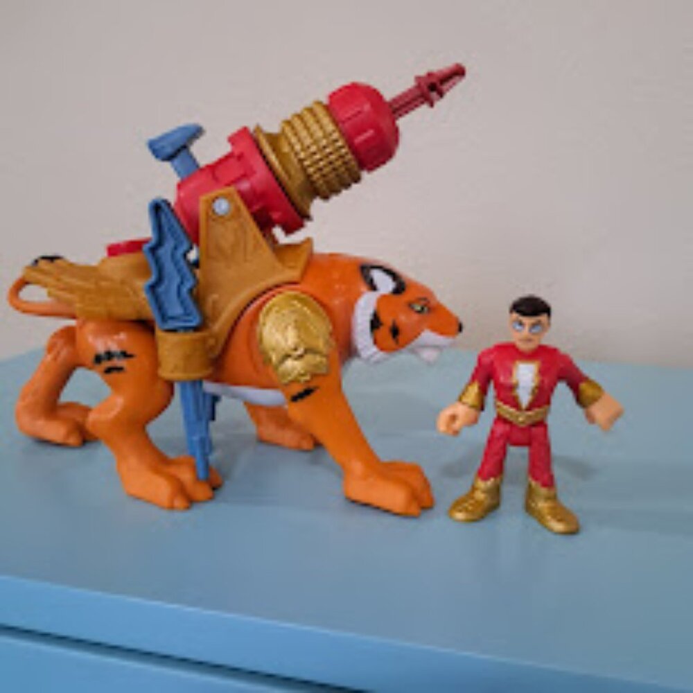 Imaginext DC Super Friends Shazam! and Tiger Action figure set